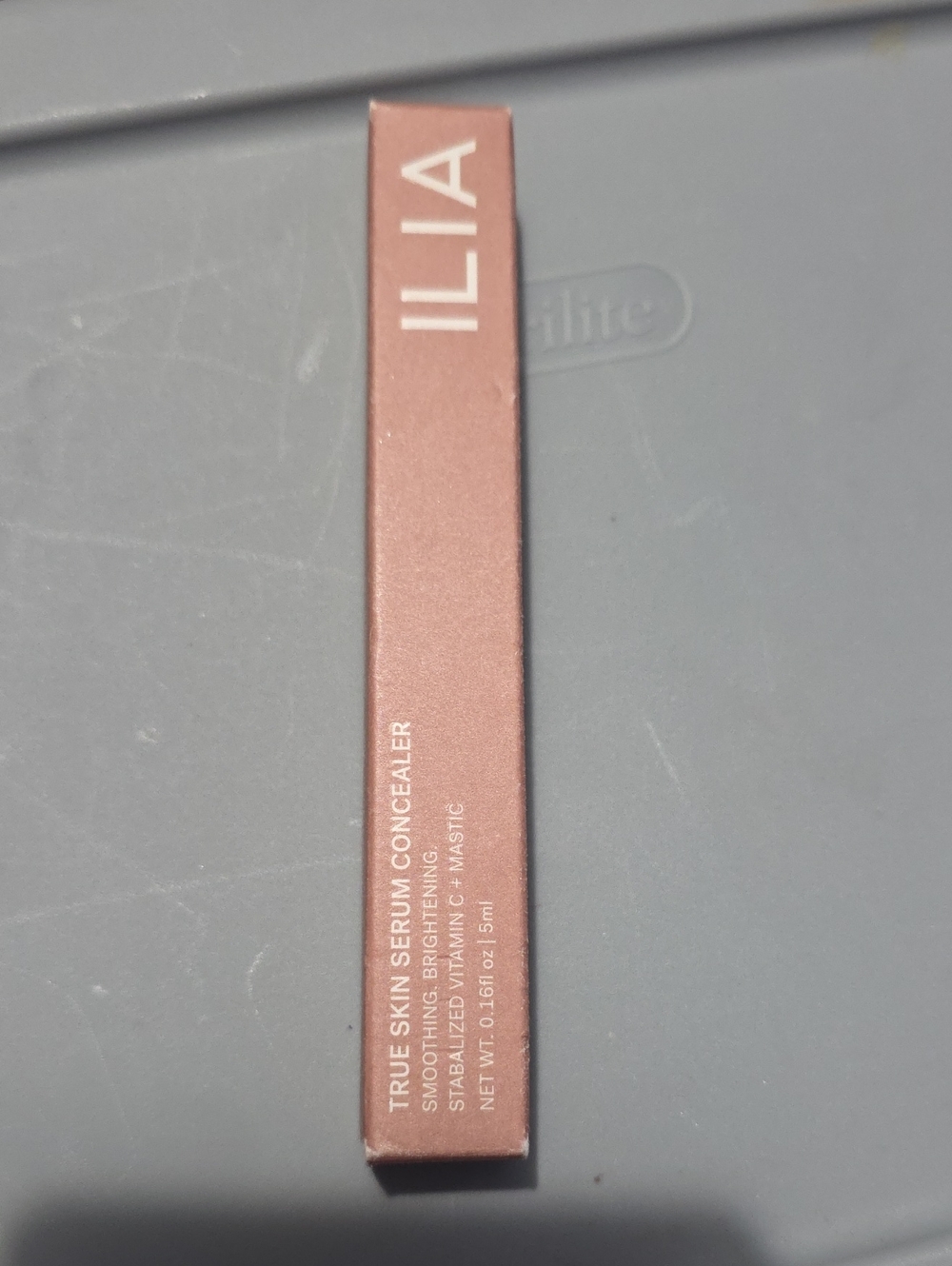 Concealer: Lotus